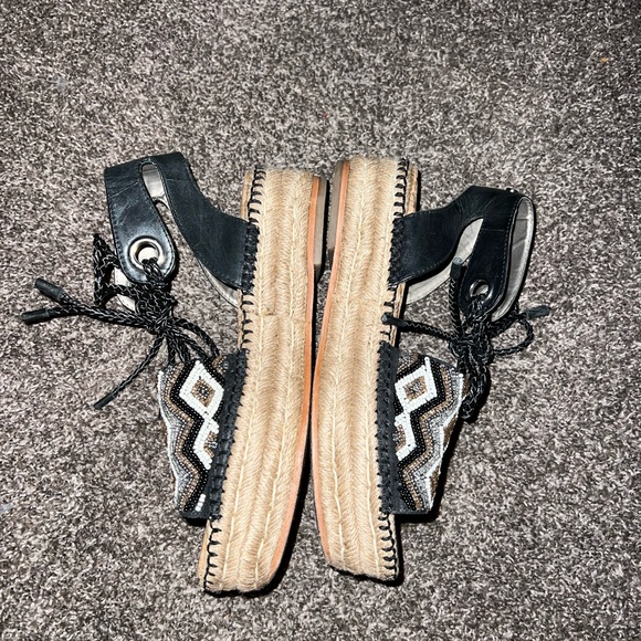 Beaded platform! - Picture 7 of 8